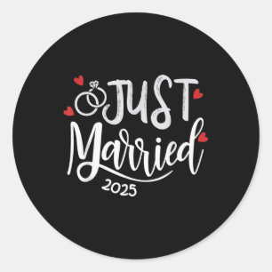 Just Married 2025 - Bride &amp; Groom Wedding Ring Runder Aufkleber