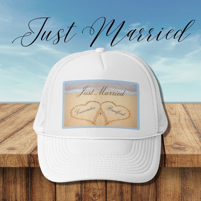 Just Married, Dusty Blue Beach Hochzeit 2 Herz Truckerkappe (Von Creator hochgeladen)