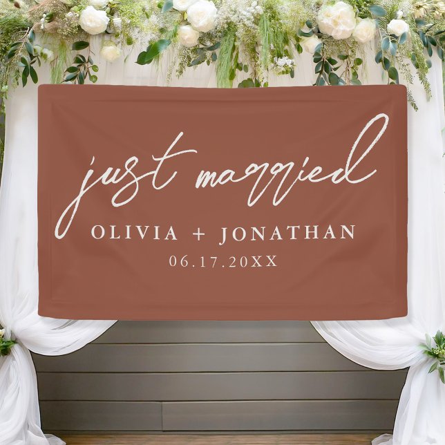 Just Married Elegant Calligraphy Script Wedding Banner (Von Creator hochgeladen)