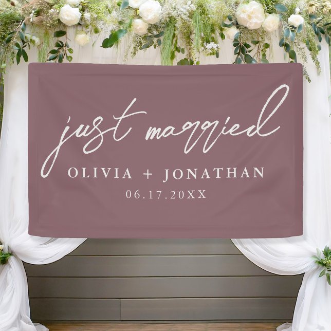 Just Married Elegant Calligraphy Script Wedding Banner (Von Creator hochgeladen)