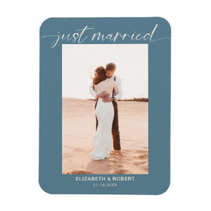 Just Married Modern Script Foto Blue Wedding Magnet
