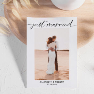 Just Married Modern Script Foto Minimal Wedding Ankündigung