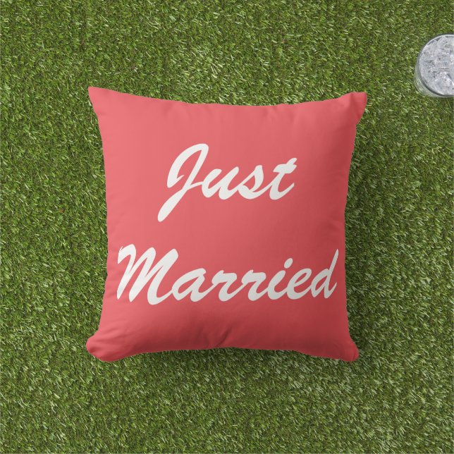 Just Married Newlyweds Custom Red Colorful Wedding Kissen (Golfball-Marker)