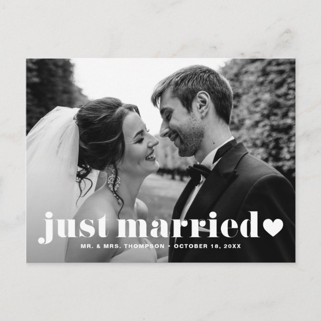 Just Married Retro Bold Typografy Foto Overlay Postkarte (Vorderseite)