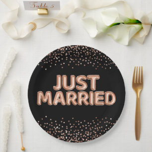 Just Married Rose Gold Hochzeitsballons auf Black Pappteller