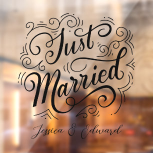 Just Married Script Stylish Modern Window Cling Fensteraufkleber
