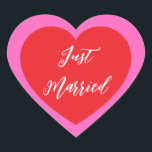 Just Married Sticker<br><div class="desc">Just Married heart Aufkleber wird in einem doppelten Herzdesign gezeigt. Farbe: Heiß rosa und rot</div>