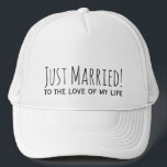 Just Married to the Liebe My Life Romantic Truckerkappe<br><div class="desc">"Just Married! to the Liebe my life" Romantic Quote Typografy Wedding Trucker Hat for the Newly Weds :)</div>