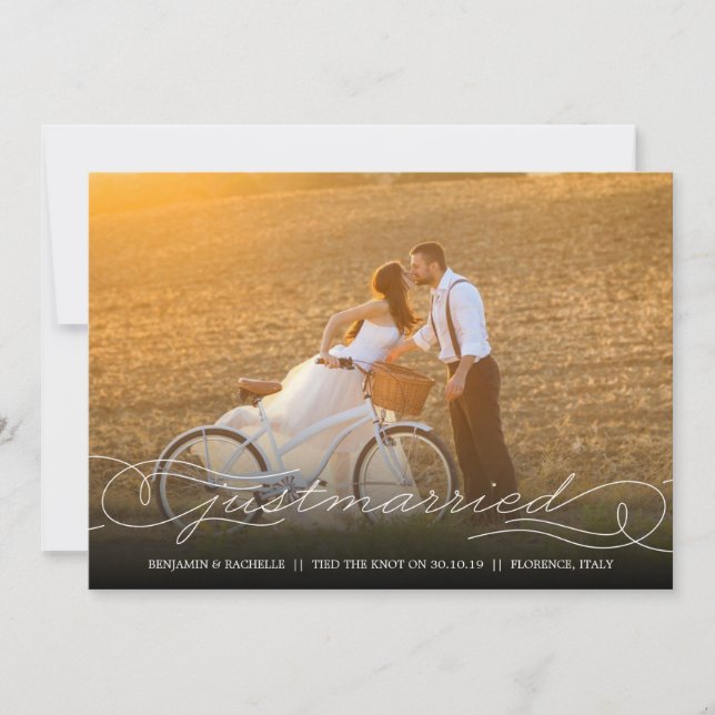 Just Married White Wedding Announcement Foto Card Ankündigung (Vorderseite)