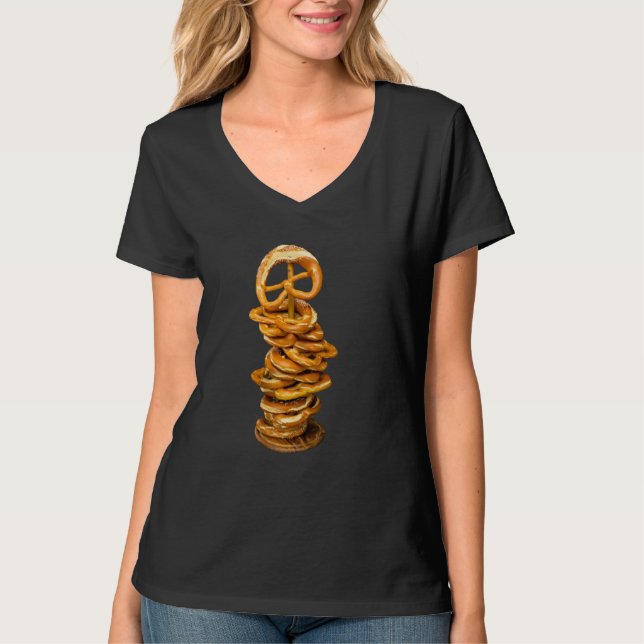 Just Really Like Pretzels Pretzel Tower T-Shirt (Vorderseite)