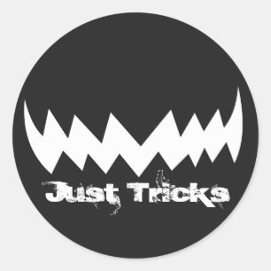 Just Tricks Evil Lmile Halloween Runder Aufkleber