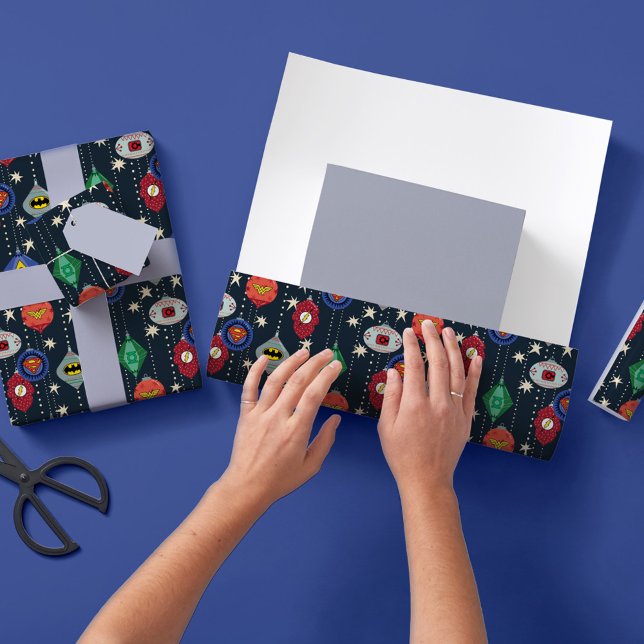 Justice League Holiday Bauble Pattern Geschenkpapier Set (Von Creator hochgeladen)