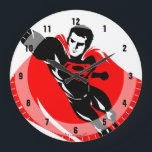 Justizielle Liga | Superman Flying Noir Pop Art Große Wanduhr<br><div class="desc">Karo aus diesem Pop Art Richter League's Superman zeichne, während er durch die Luft fliegt. Dieser Schwarz-Weiß-zeichn wird durch seinen hellroten Kap und das rote S-Schild-Logo auf seiner Brust ausgeglichen.</div>