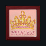 Juwelierin Krone von Chariklia Zaris Schmuckschachtel<br><div class="desc">Kennen Sie eine Prinzessin in Ihrem Leben,  die eine Krone verdient? Dann kaufen Sie diesen Druck von Chariklia Zarris. Es verfügt über eine zauberhafte,  juwelengeschmückte Krone mit dem Wort "Prinzessin" darunter. Ein fantastisches Geschenk für das Königtum in Ihrem Leben!</div>