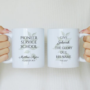 JW 2025 Pioneer School Year Text mit Eucalyptus Kaffeetasse