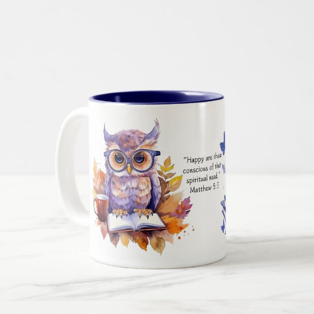 JW 2026 Jahr Text Matthew 5:3 Smart Owl Coffee Cup Zweifarbige Tasse (Vorderseite Links)