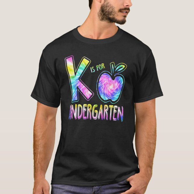K ist für Kindergartenlehrer Gefärbte Krawatte zur T-Shirt (Vorderseite)
