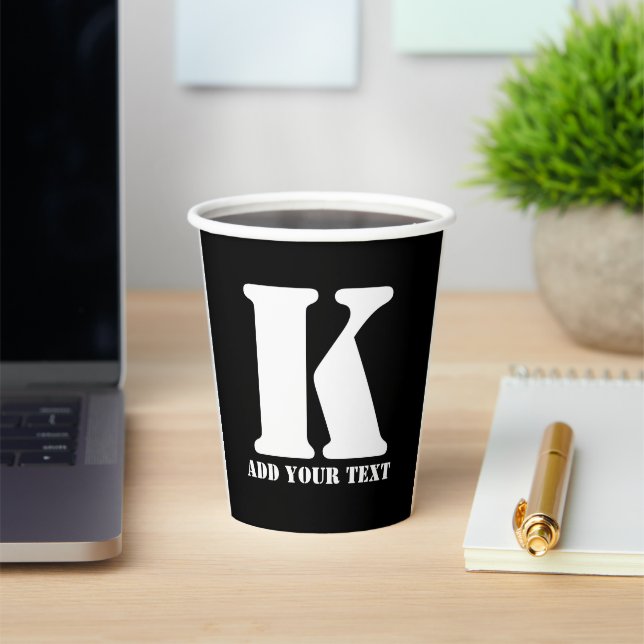 K Monogram Classic Trendy Custom Wedding Templa Pappbecher (InSitu)