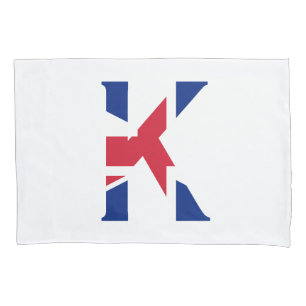 K Monogram überlagert sich auf der Flagge eines Un Kissenbezug