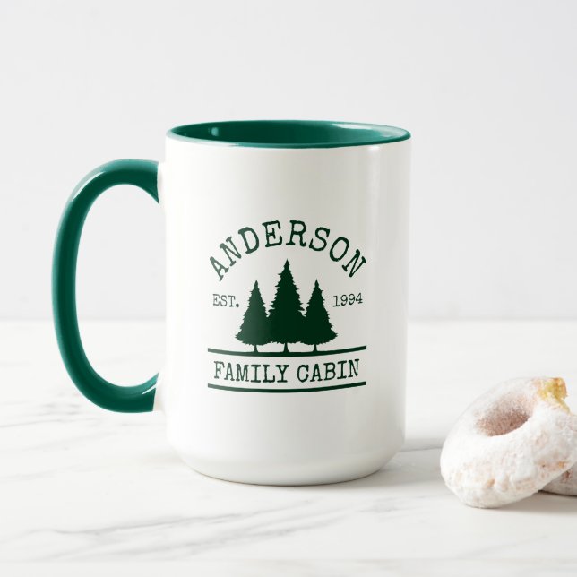 Kabine Familienname Pine Trees Green Tasse (Mit Donut)