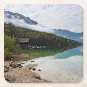 Kabine neben Bohinj See in Slowenien Rechteckiger Pappuntersetzer