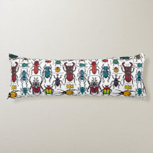 Käfer auf weiß seitenschläferkissen