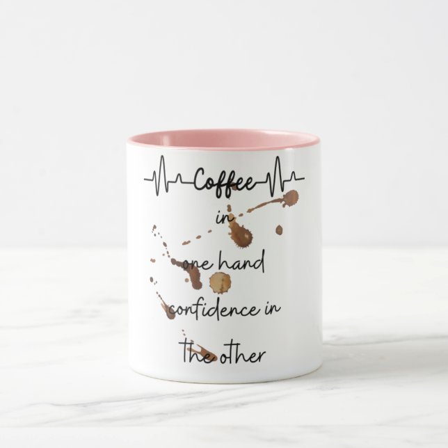 Kaffee auf der einen Seite Vertrauen in die andere Tasse (Zentrum)