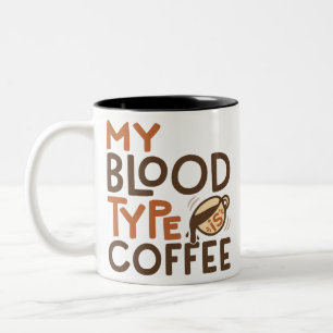 Kaffee-Blutgruppe-Grafik als Geschenk für Kaffeeli Zweifarbige Tasse
