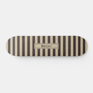 Kaffee Braun und Sand Streifen und Name Skateboard