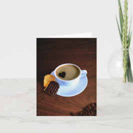 Kaffee-Cup mit herzenförmigen Schaumstoffen Karte