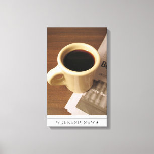 Kaffee-Cup und Zeitung auf der Leinwand