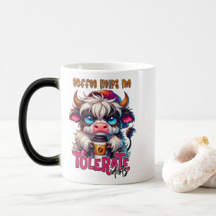 Kaffee hilft mir Idioten zu tolerieren Verwandlungstasse