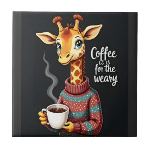Kaffee ist für den müden lustigen Giraffen-Kaffee- Fliese