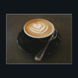 Kaffee ist Liebe - Postkarte<br><div class="desc">Postkarte eines Macchiato mit einem vollkommenen Milchschaum-Herz.</div>