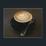 Kaffee ist Liebe - Postkarte<br><div class="desc">Postkarte eines Macchiato mit einem vollkommenen Milchschaum-Herz.</div>