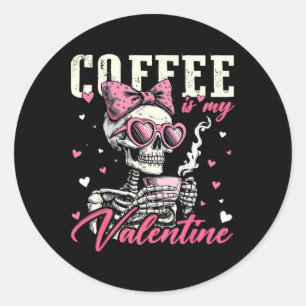 Kaffee ist mein Valentinsknochen-Bogen-Herz-Mädche Runder Aufkleber
