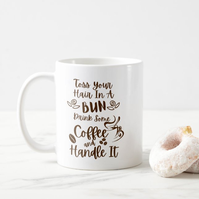 Kaffee trinken und es lustig handhaben kaffeetasse (Mit Donut)