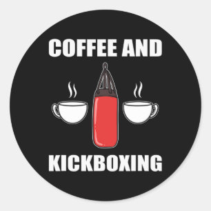 Kaffee und Kickboxen Runder Aufkleber