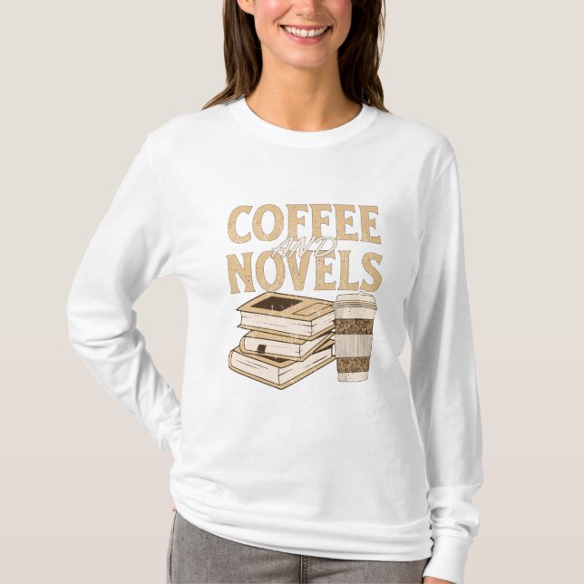 Kaffee und Vintages Buch T-Shirt (Vorderseite)