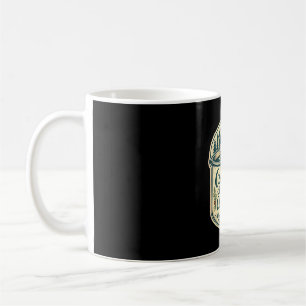 Kaffee vor dem Bergsteigen Wandern lustige Männer Kaffeetasse