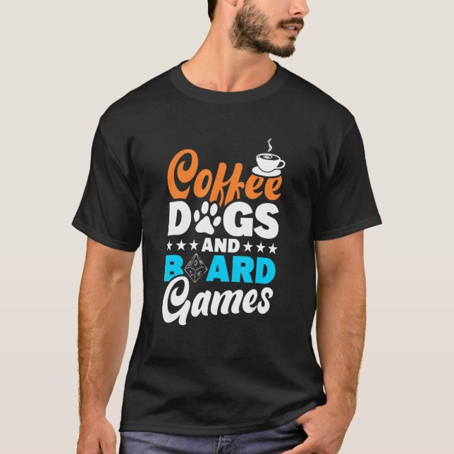Kaffeehunde Brettspieltisch T-Shirt (Vorderseite)