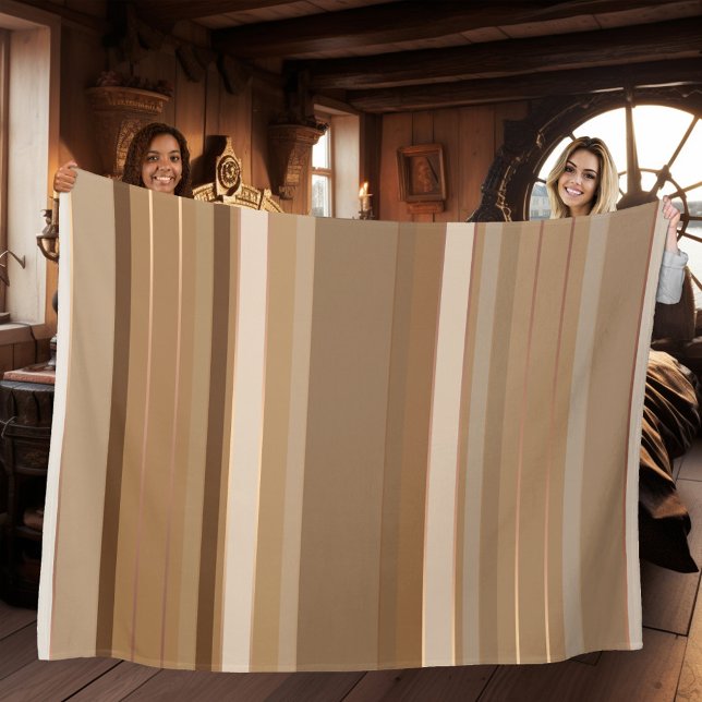 Kaffeeschokolade und Karamellstreifen Fleecedecke (Fleece blanket featuring a striped design in the warm colors of chocolate, coffee and caramel)