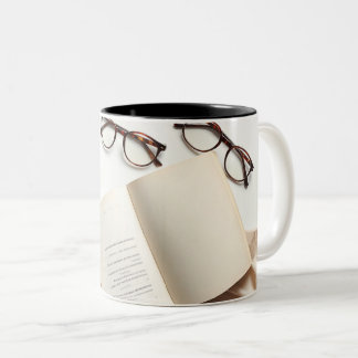 Kaffeetasse 'Coffee & Books' - Geschenk für gemütl