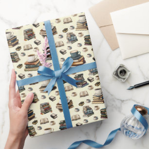 Kaffeetassen und Bücher auf Hellgelb Geschenkpapier
