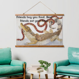 Kaimane essen eine Schlange Wandteppich Mit Holzrahmen