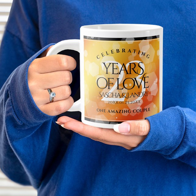 Kaiserliche Hochzeit zum 23. Mal Jumbo-Tasse (23rd wedding anniversary giant mug held by woman sporting a wedding ring and blue sweater.)