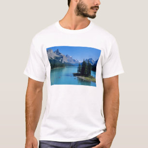 Kajak am Maligne-See auf der Spirit Island T-Shirt