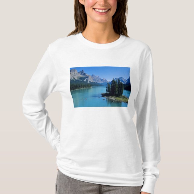 Kajak am Maligne-See auf der Spirit Island T-Shirt (Vorderseite)