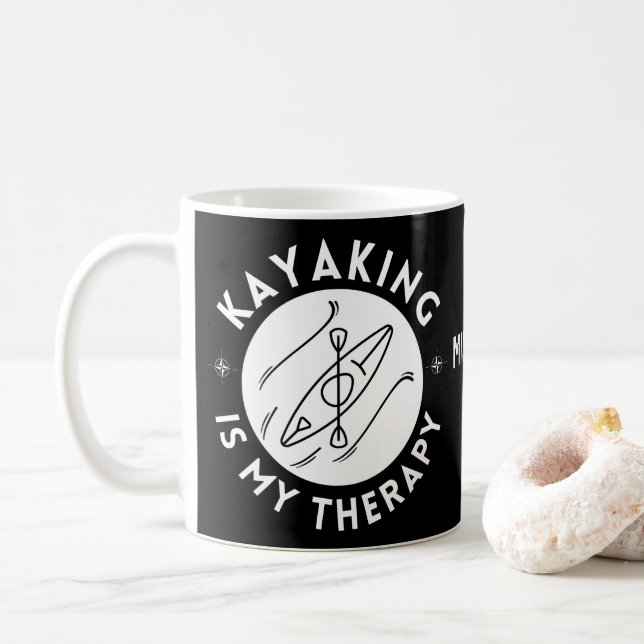 Kajakfahren ist meine Therapie Kaffeetasse (Mit Donut)