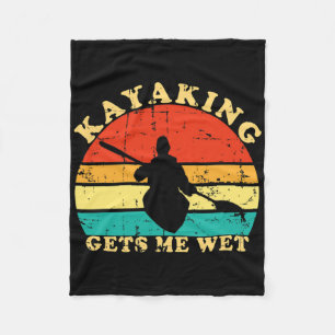 Kajakfahren macht mich nass Retro Vintage Kajakfah Fleecedecke